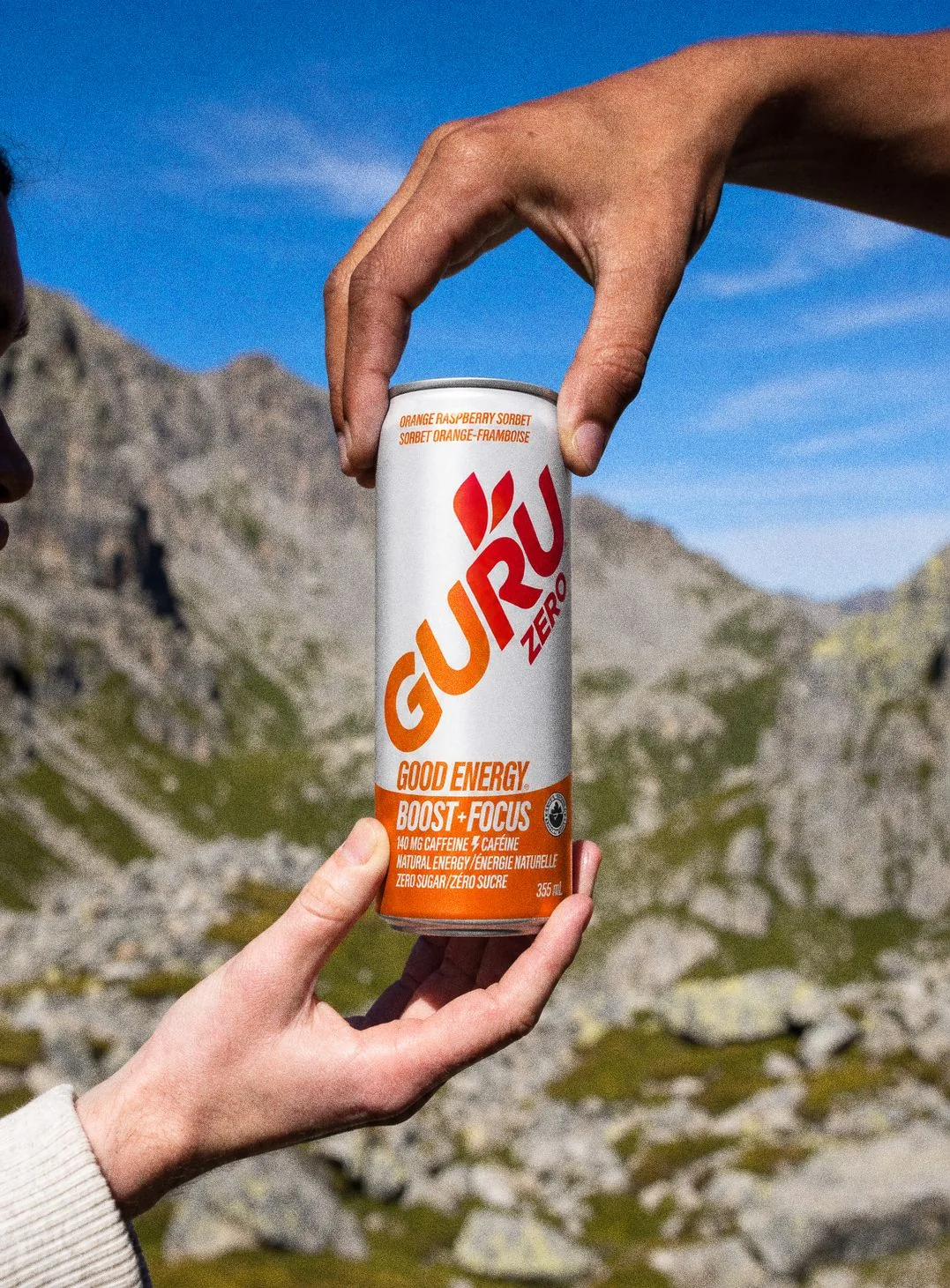 GURU Energy Drink &mdash; canette et montagne