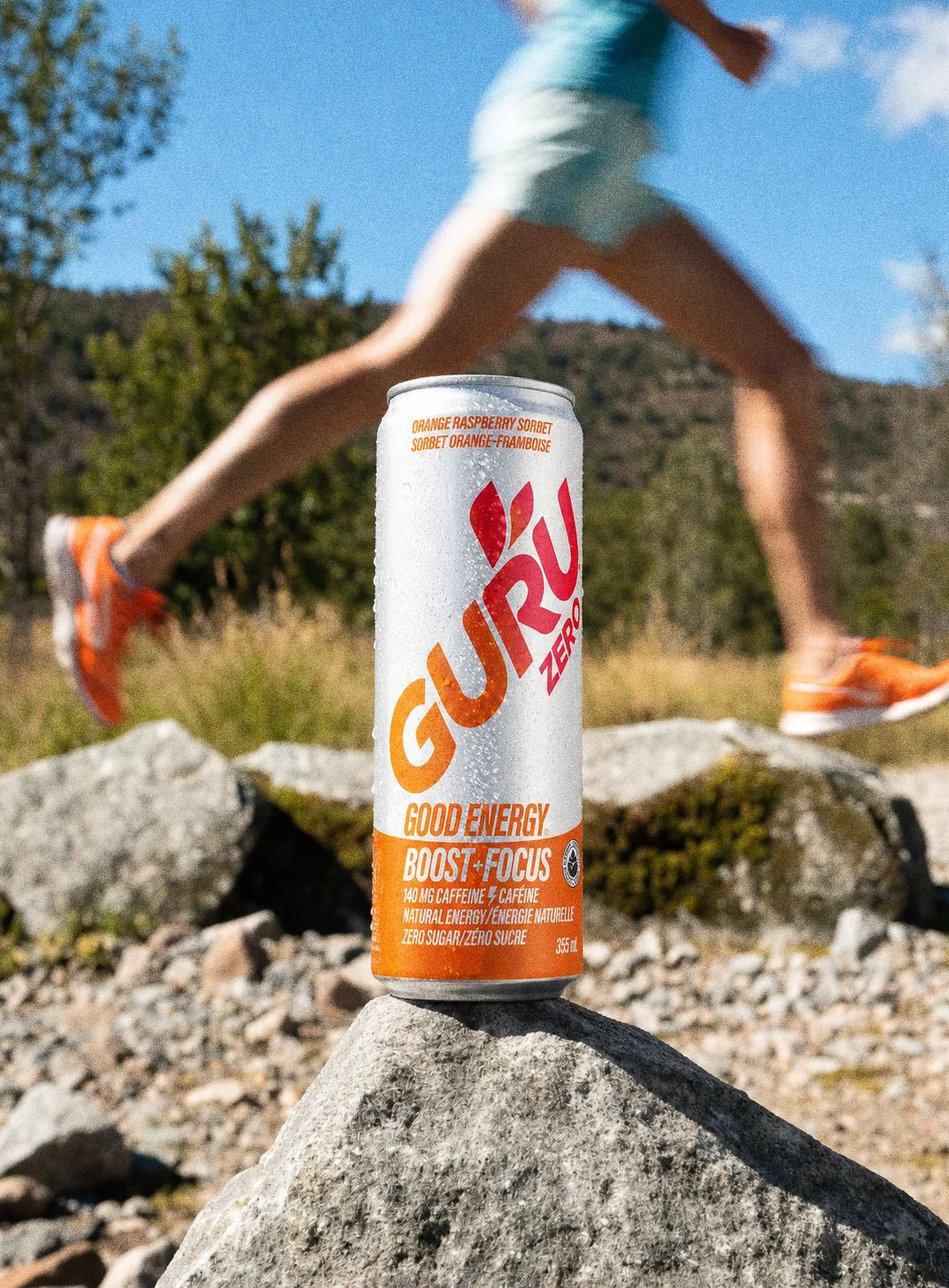GURU Energy Drink &mdash; canette sur rocher