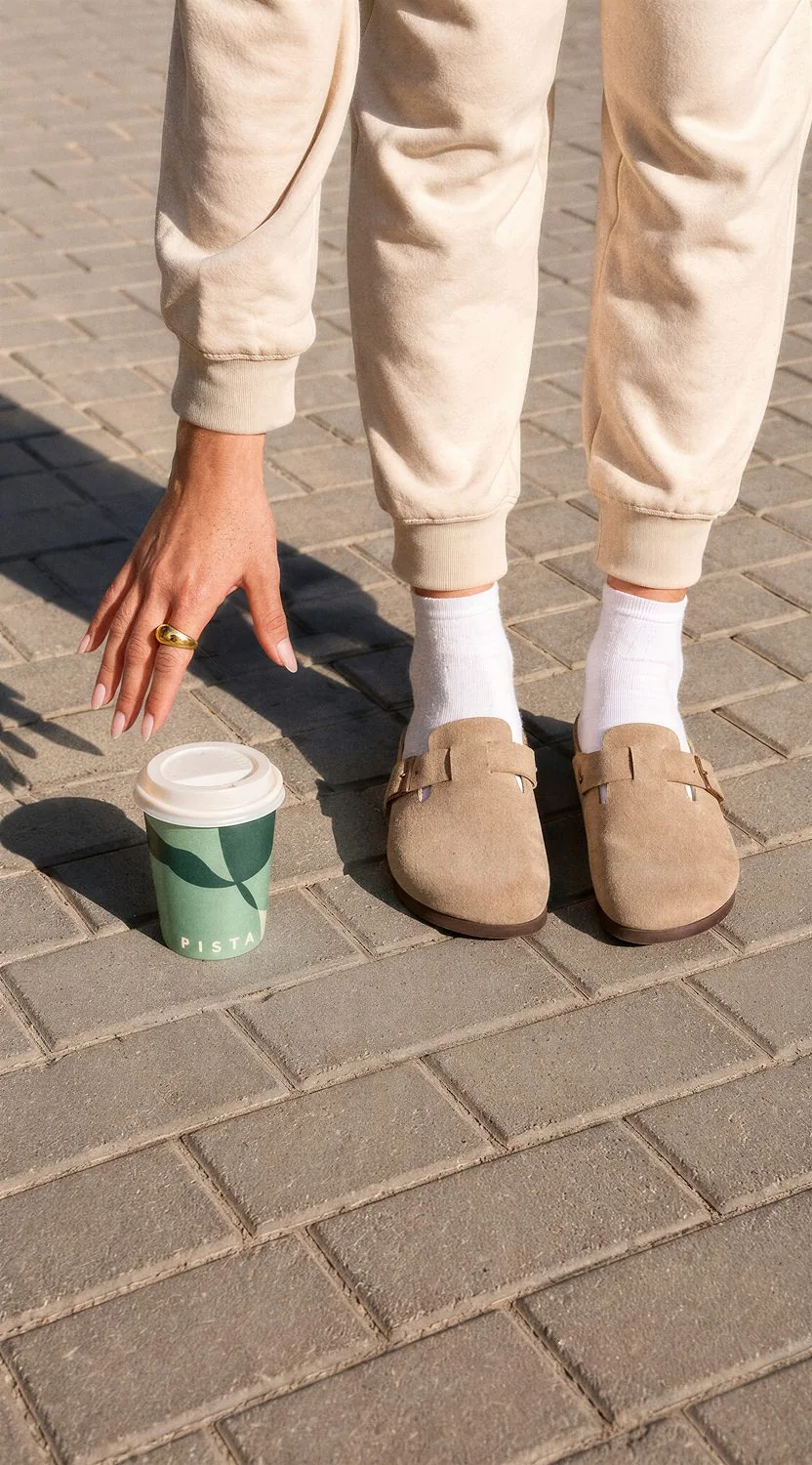 Caf&eacute; Pista — ground